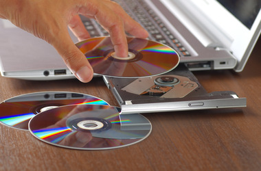how to play cd games on mac